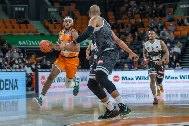 另一位备受 另一位备受